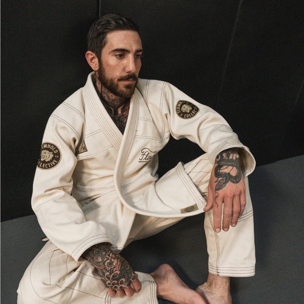 Flowhold Men’s unbleached Brazilian Jiu-Jitsu Gi. Size A4.